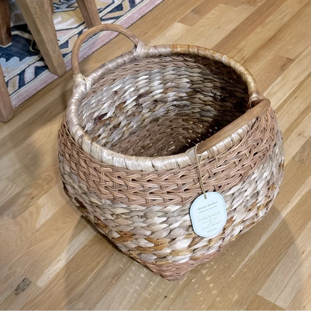 1/ Small Woven Basket with Handles - Threshold  Studio McGee